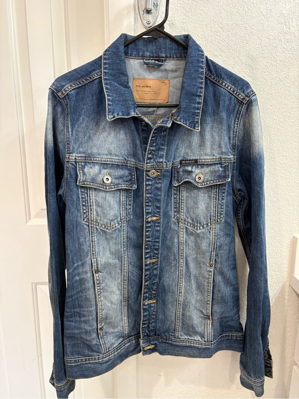 Pull&Bear Men's Blue Denim Jacket - Faded Wash